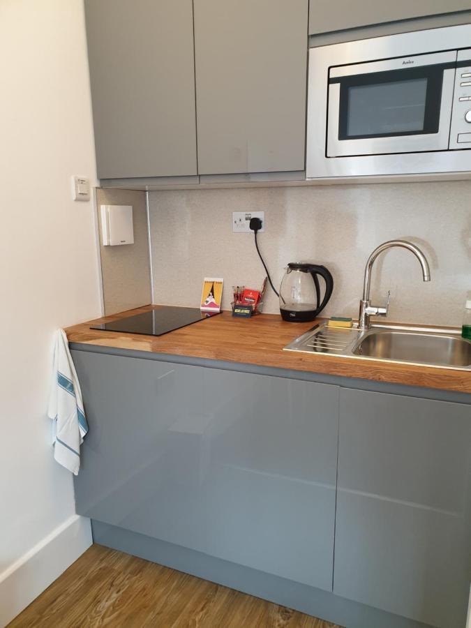 יורק Mcmillan House Studio Apartments מראה חיצוני תמונה