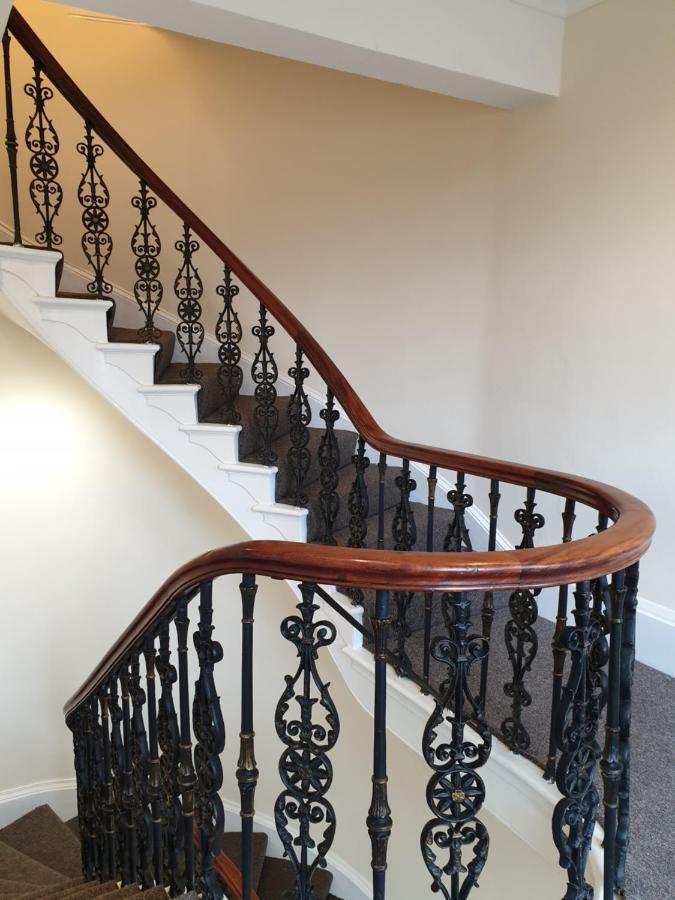 יורק Mcmillan House Studio Apartments מראה חיצוני תמונה