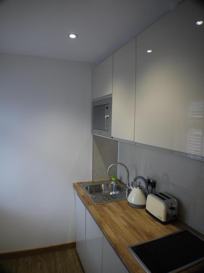 יורק Mcmillan House Studio Apartments מראה חיצוני תמונה
