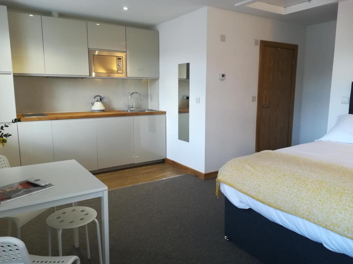 יורק Mcmillan House Studio Apartments מראה חיצוני תמונה