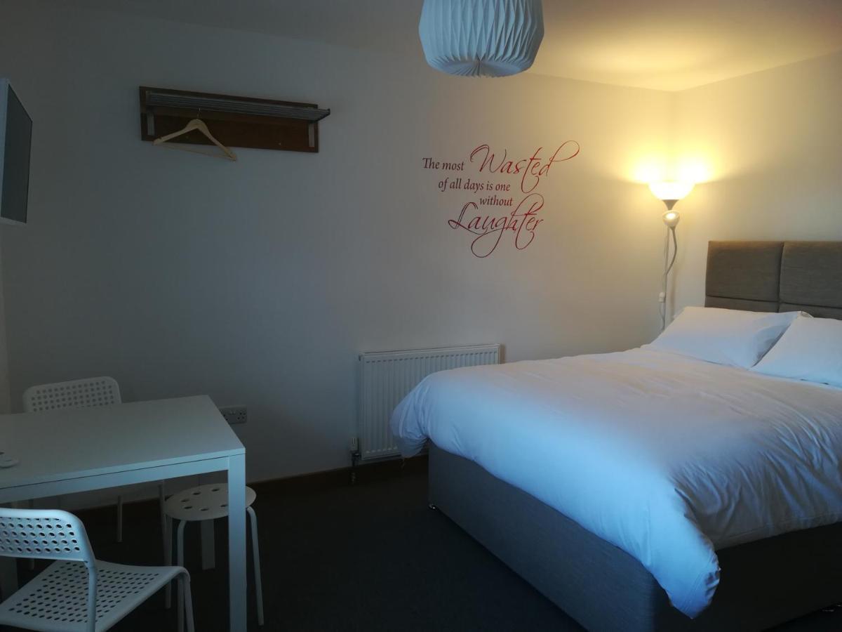 יורק Mcmillan House Studio Apartments מראה חיצוני תמונה