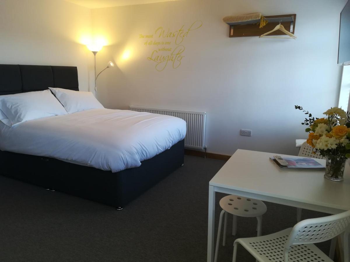 יורק Mcmillan House Studio Apartments מראה חיצוני תמונה