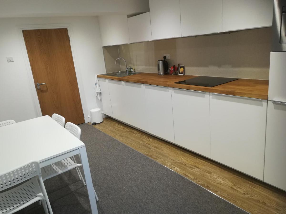 יורק Mcmillan House Studio Apartments מראה חיצוני תמונה