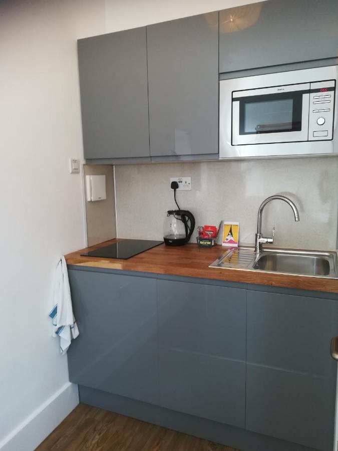 יורק Mcmillan House Studio Apartments מראה חיצוני תמונה