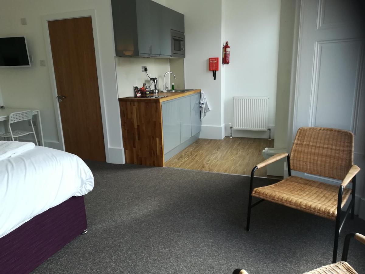 יורק Mcmillan House Studio Apartments מראה חיצוני תמונה