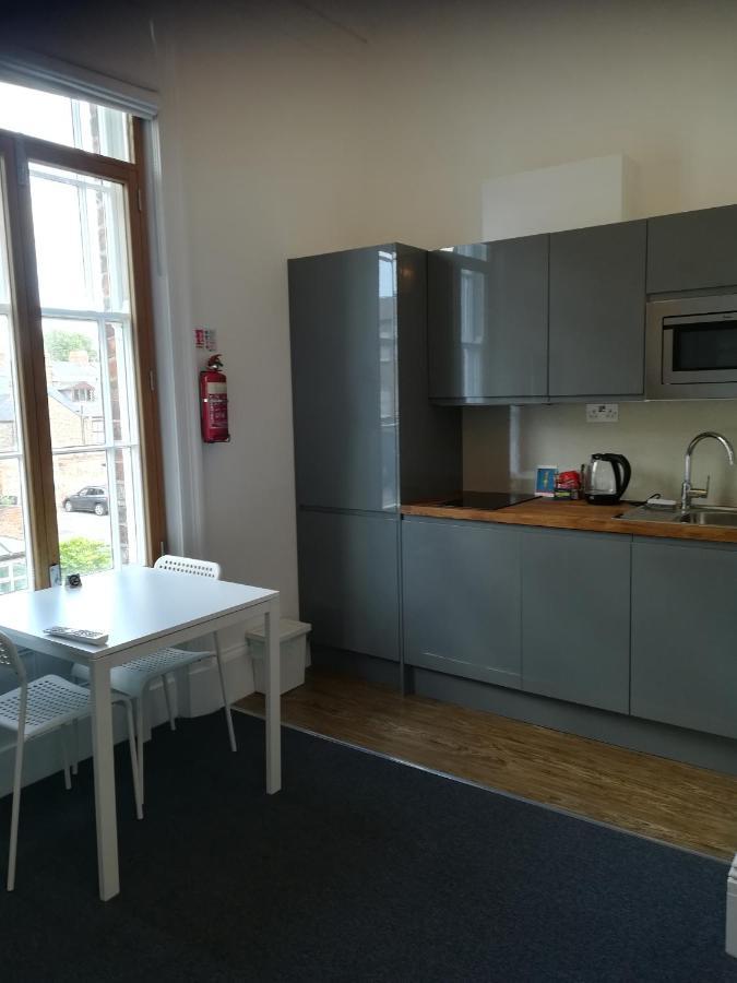 יורק Mcmillan House Studio Apartments מראה חיצוני תמונה