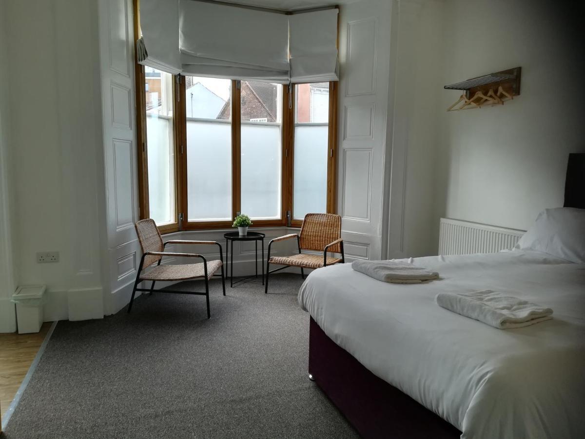 יורק Mcmillan House Studio Apartments מראה חיצוני תמונה