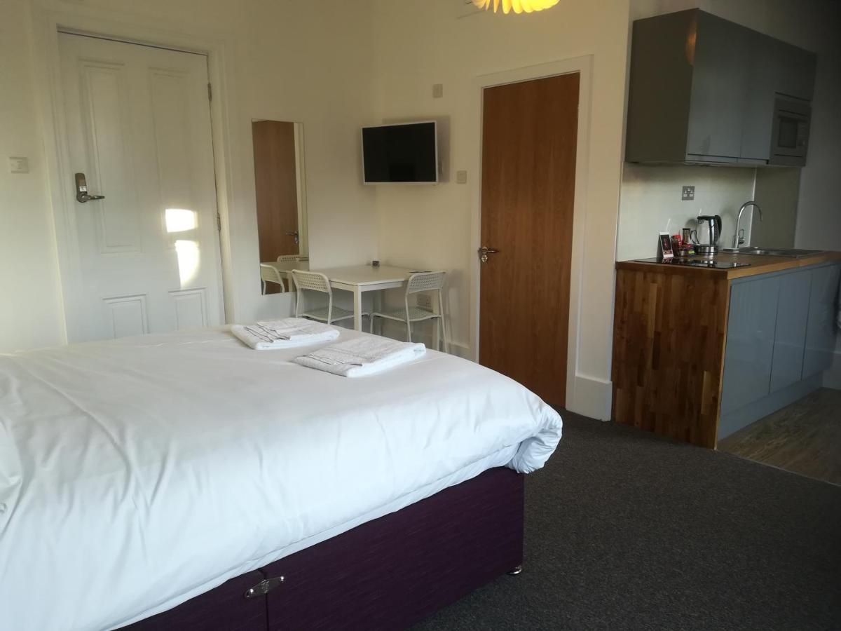 יורק Mcmillan House Studio Apartments מראה חיצוני תמונה