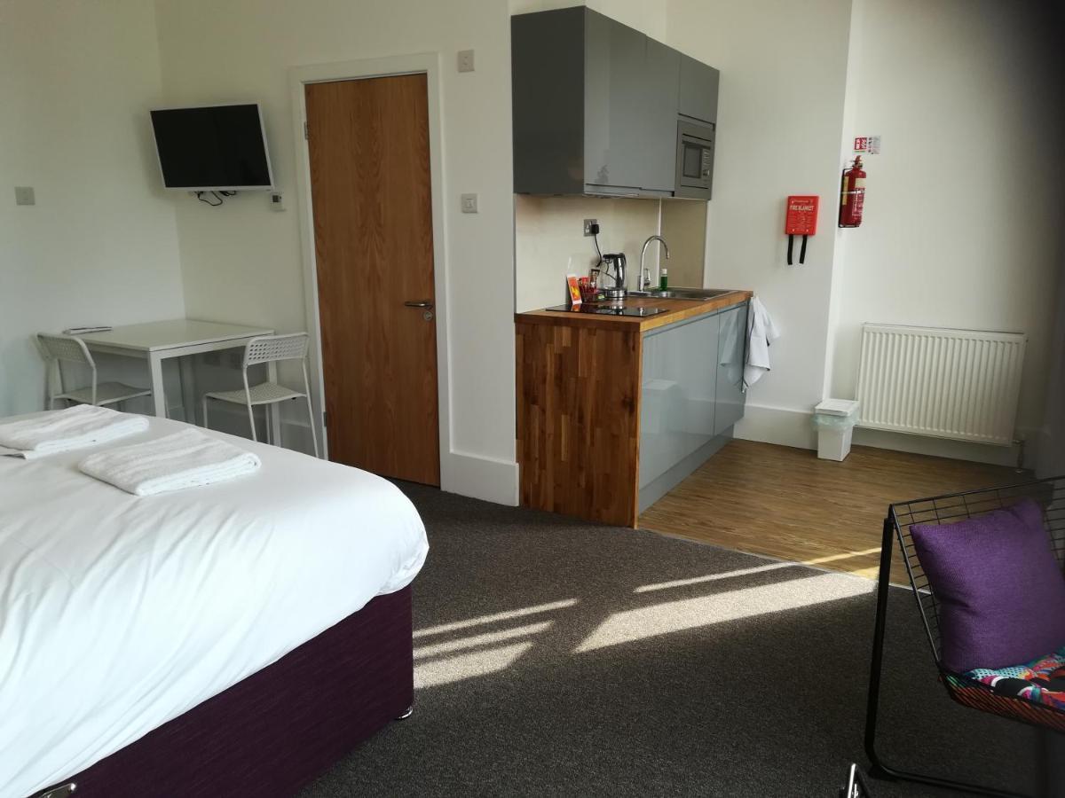 יורק Mcmillan House Studio Apartments מראה חיצוני תמונה